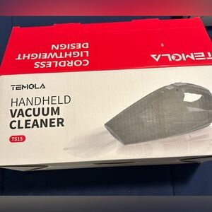 TEMOLA • Small Black 6 Piece Vacuum •